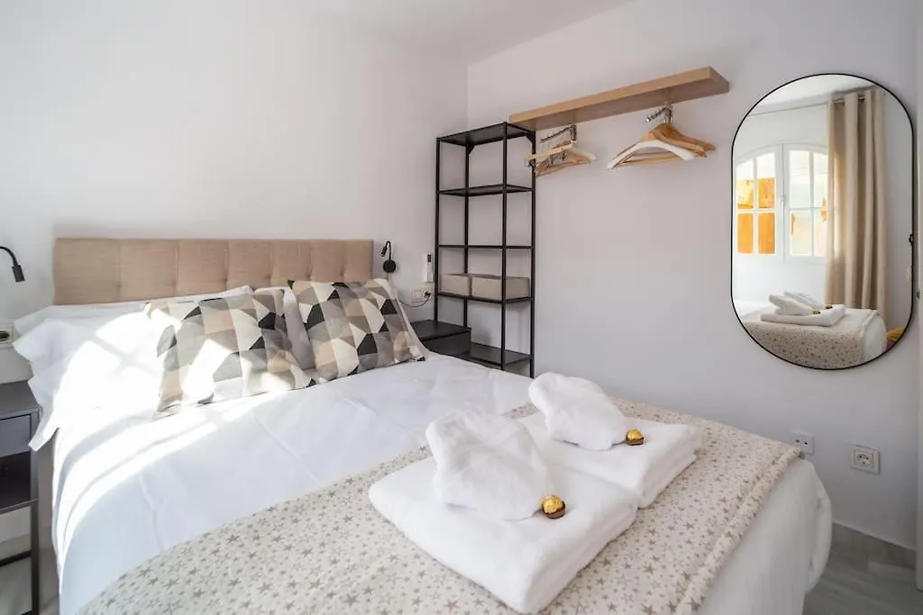 Central And Beautiful Apartment - Free Parking Malaga