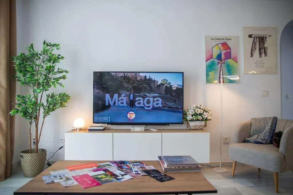 Central And Beautiful Apartment - Free Parking Malaga