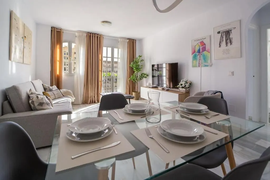 Central And Beautiful Apartment - Free Parking Malaga
